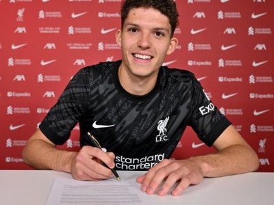 星空体育-2022年NBA常规赛MVP约基奇展现出全面的大个子技术